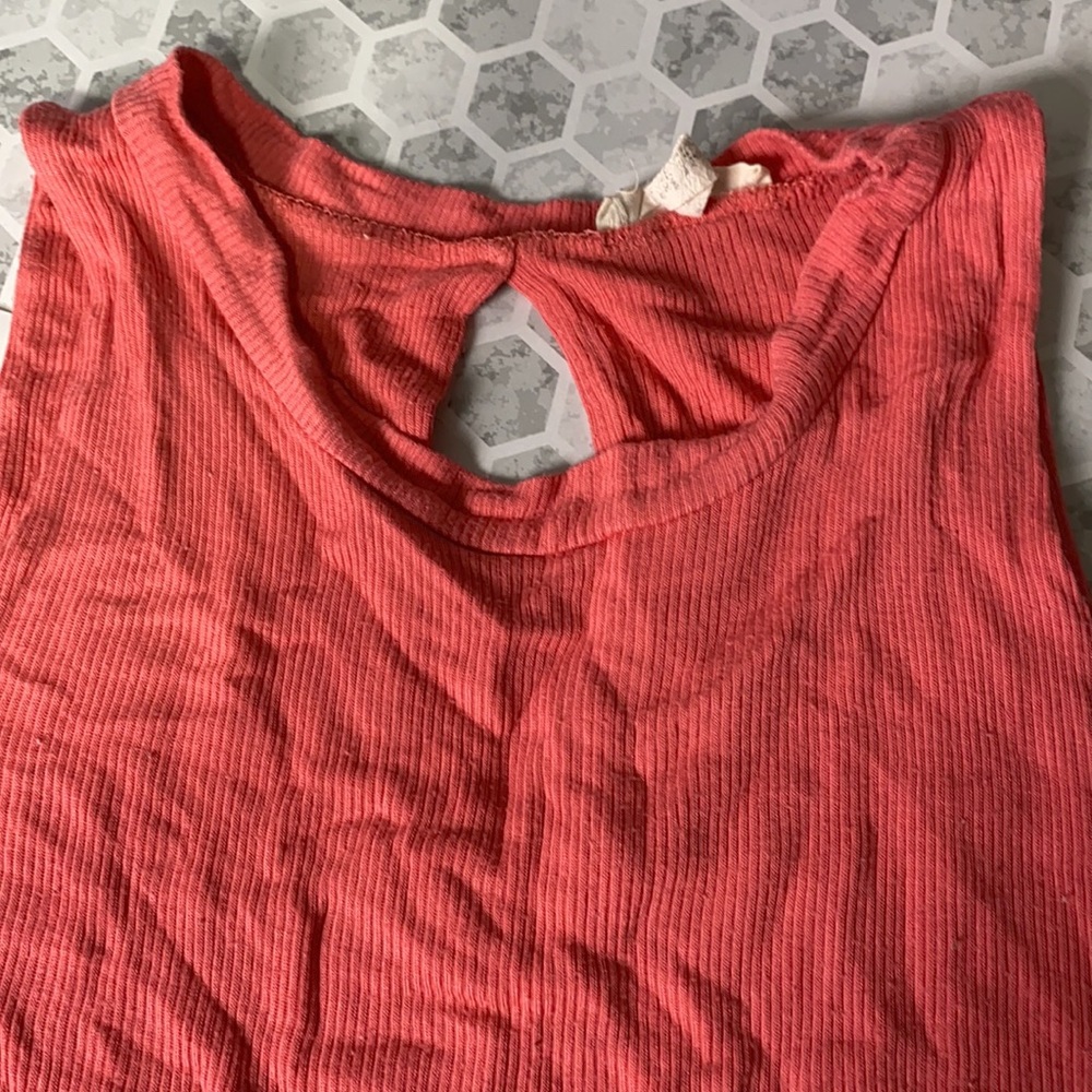 R2D Small Pink Keyhole Layered Tank Top - Picture 4 of 6